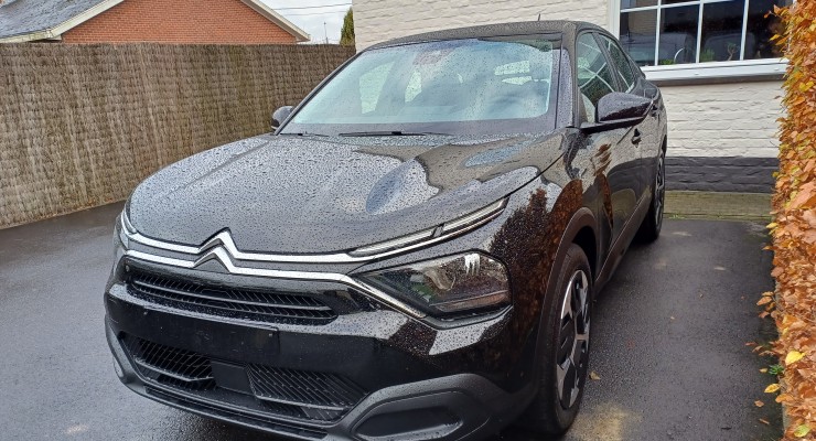 Citroen Nog 2 zwarte  beschikbaar Citroen  Nieuwe Citroen C4 1.2 PureTech 100 S&S YOU